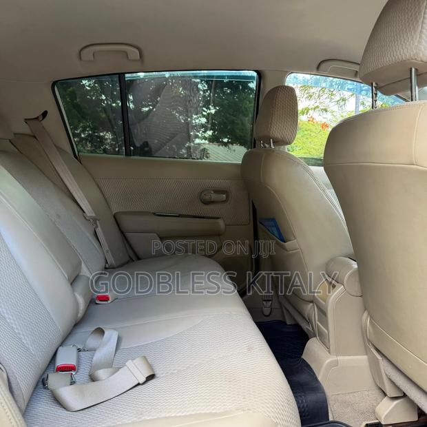 Nissan Tiida 1.5L 16V 2010 Gold