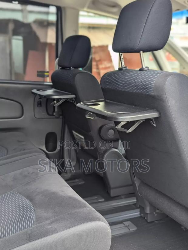 Nissan Serena 2008 Silver