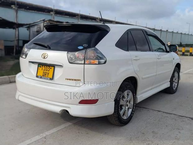 Toyota Harrier 2.4 2005 White