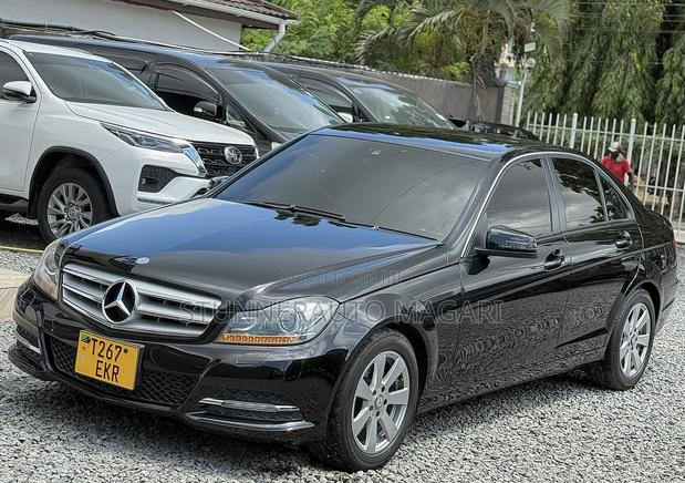 Mercedes-Benz C180 2012 Black