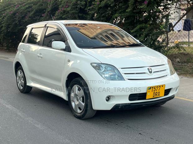 Toyota IST 2003 White