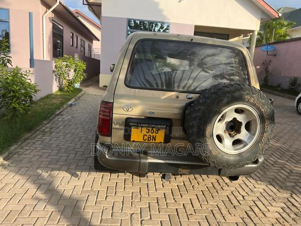 Toyota Land Cruiser 2010 Off white