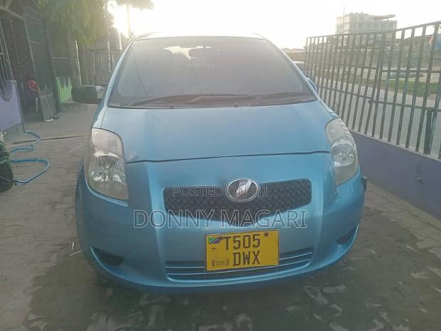 Toyota Vitz 2006 Blue