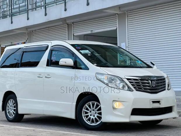 Toyota Alphard 2.4 Petrol AWD 2010 White