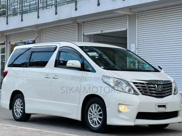 Toyota Alphard 2.4 Petrol AWD 2010 White