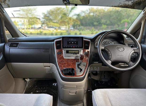 Toyota Alphard 2.4 Petrol FWD 2004 Black