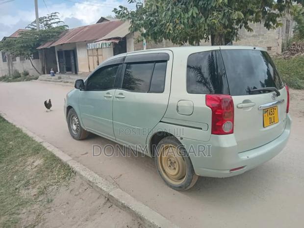 Toyota Raum 1.5 AWD 2005 Silver