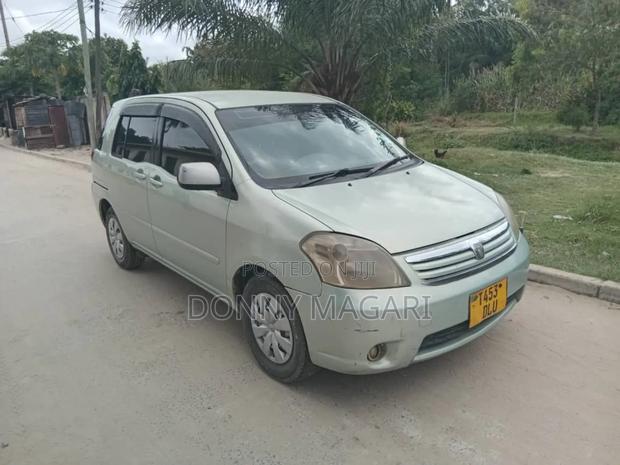 Toyota Raum 1.5 AWD 2005 Silver