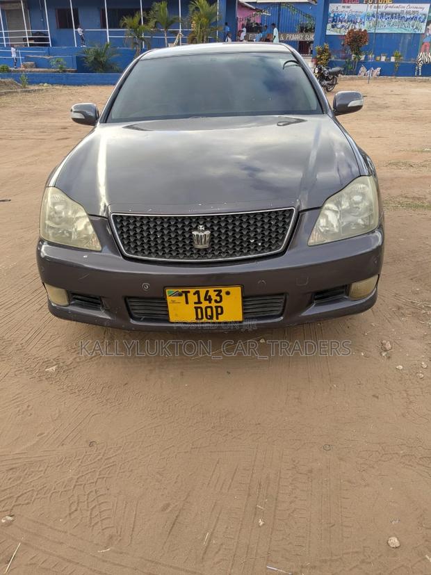 Toyota Crown 2006 Black