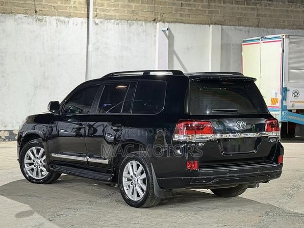 Toyota Land Cruiser 4.5 V8 VXR 2020 Black