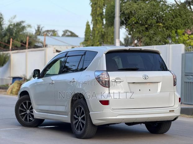 Toyota RAV4 2008 White