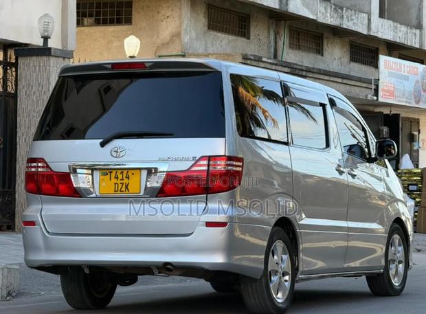 Toyota Alphard 2005 Silver