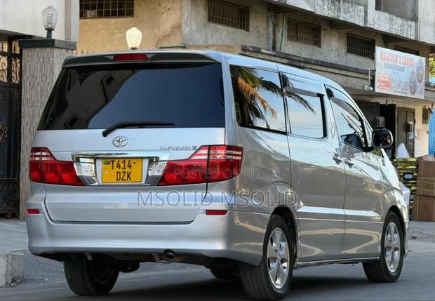 Toyota Alphard 2005 Silver