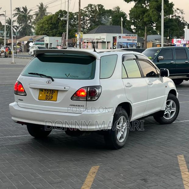 Toyota Harrier 2002 White