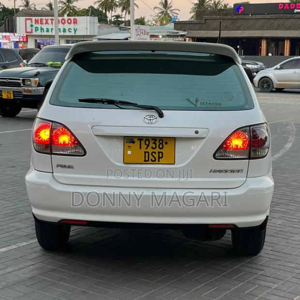 Toyota Harrier 2002 White