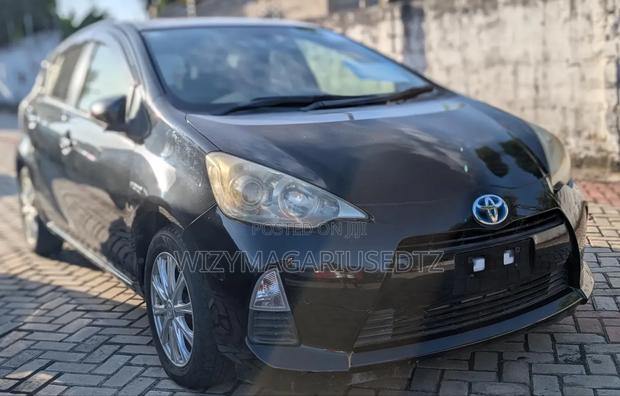 Toyota Aqua 2014 Ivory