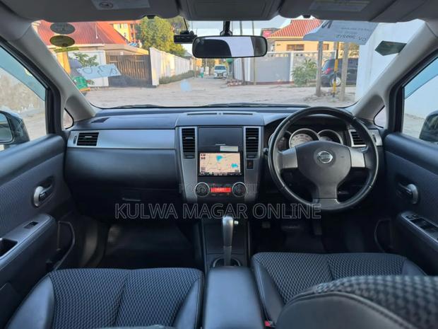 Nissan Tiida 2010 Black