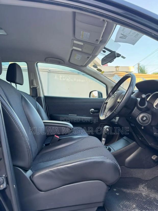 Nissan Tiida 2010 Black