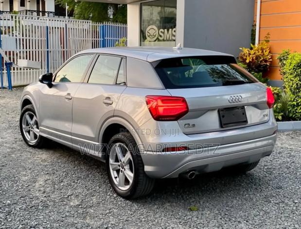 Audi Q2 2018 Silver