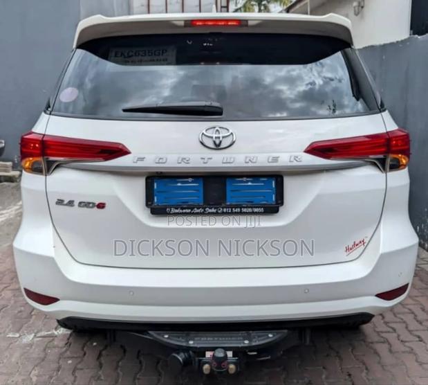 Toyota Fortuner 2.4 D AWD 2022 White