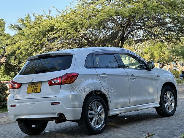 Mitsubishi RVR 2010 White