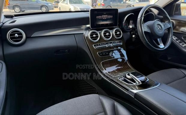 Mercedes-Benz C200 2015 Brown