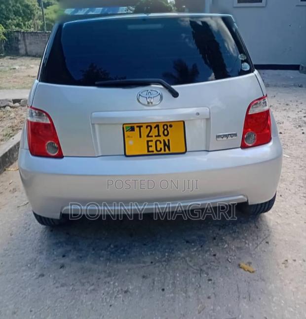 Toyota IST 2006 Silver