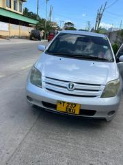 Toyota IST 2004 Silver for sale