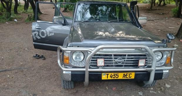 Nissan Patrol 2005 Gray