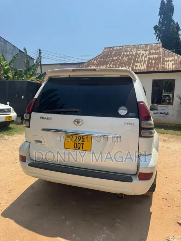 Toyota Land Cruiser Prado 2006 White