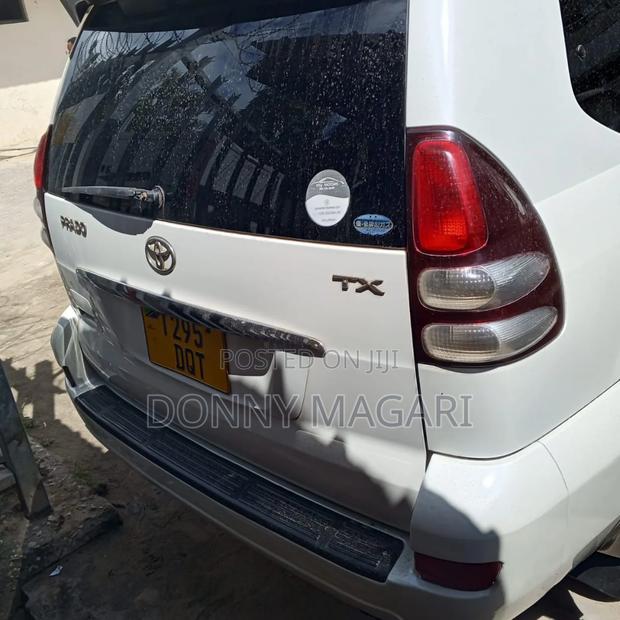Toyota Land Cruiser Prado 2006 White