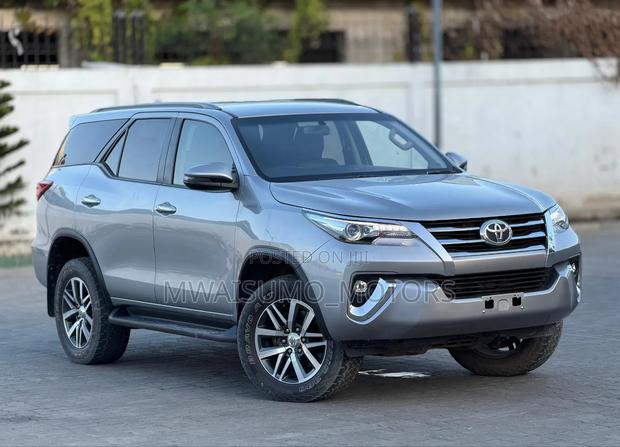 Toyota Fortuner 2019 Silver