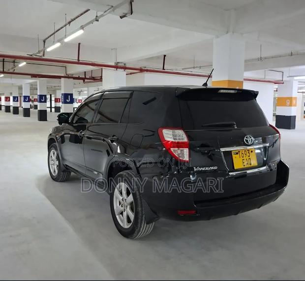 Toyota Vanguard 2011 Black