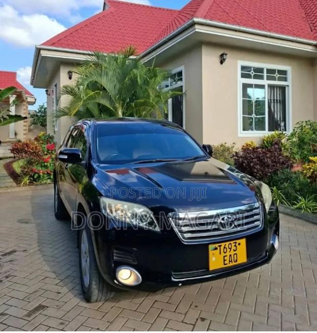 Toyota Vanguard 2011 Black