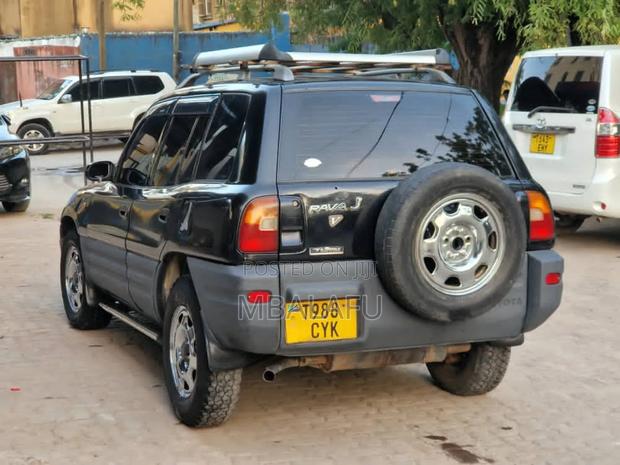 Toyota RAV4 1999 Black