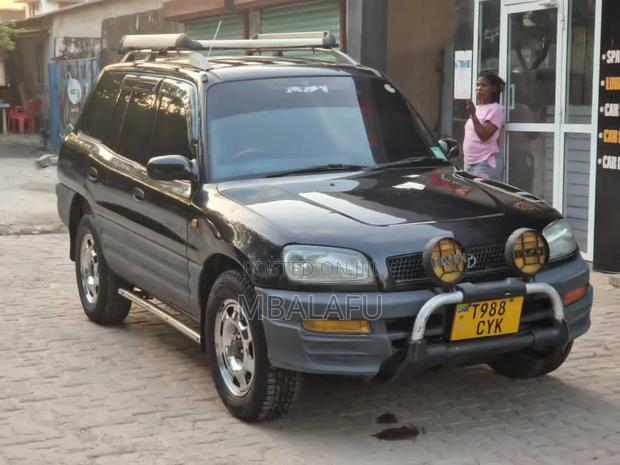 Toyota RAV4 1999 Black