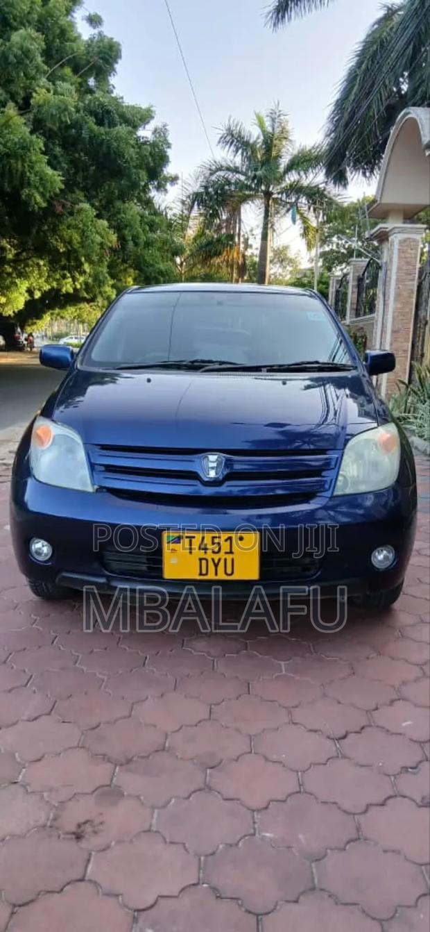 Toyota IST 2004 Blue