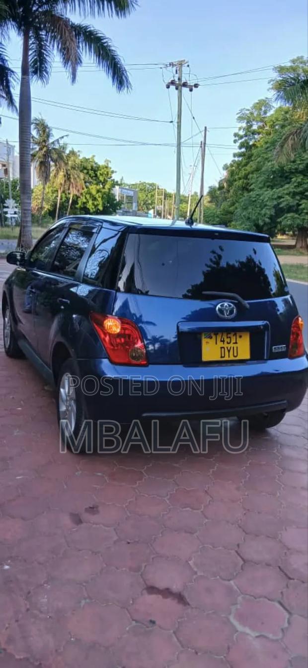 Toyota IST 2004 Blue