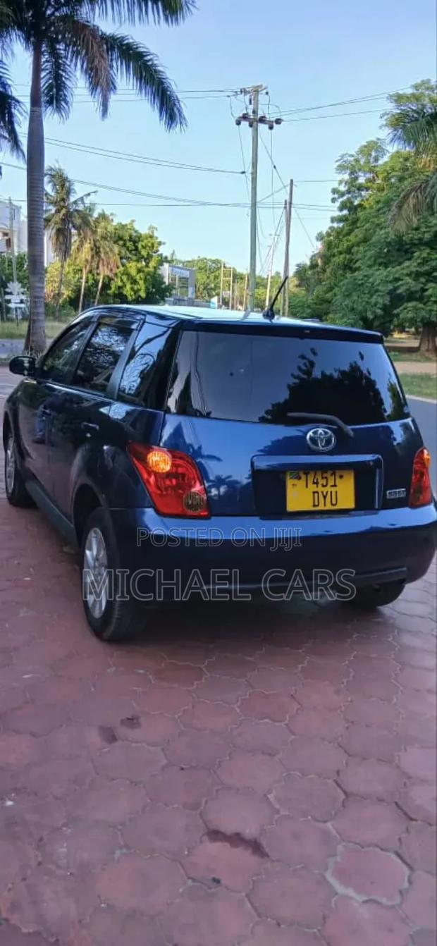 Toyota IST 2004 Blue