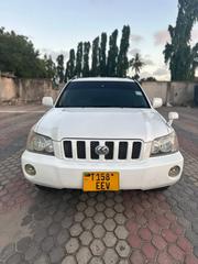 Toyota Kluger 2004 White for sale