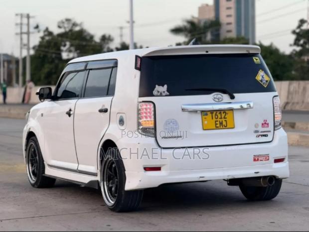Toyota Corolla Rumion 2009 White