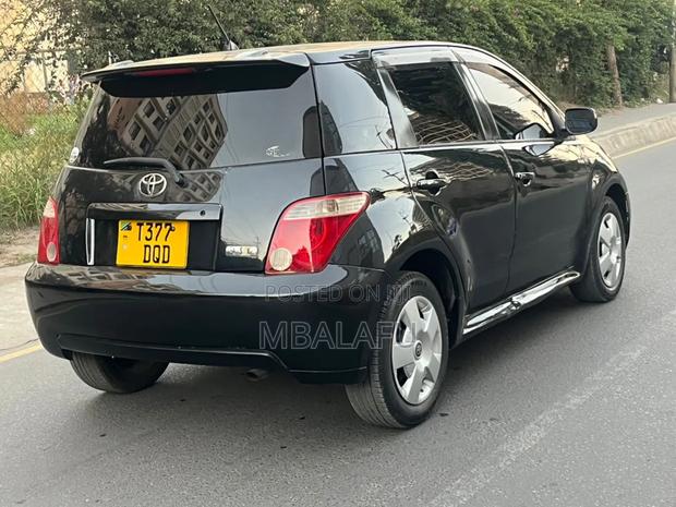 Toyota IST 2006 Black