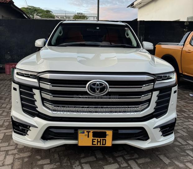 Toyota Land Cruiser 2013 White