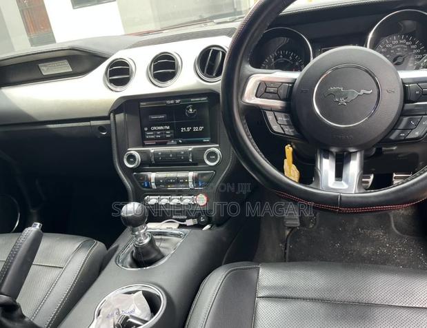 Ford Mustang 2020 Maroon