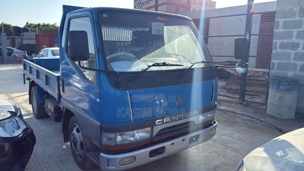 Mitsubishi Canter 2003 Blue