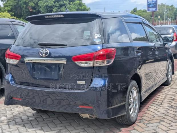 Toyota Wish 2009 Blue