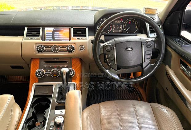 Land Rover Range Rover Sport 2010 Gray