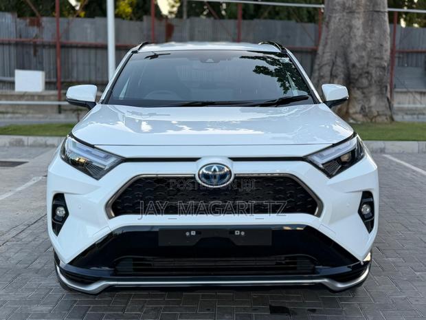 Toyota RAV4 2025 White