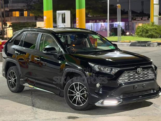 Toyota Harrier 2020 Black