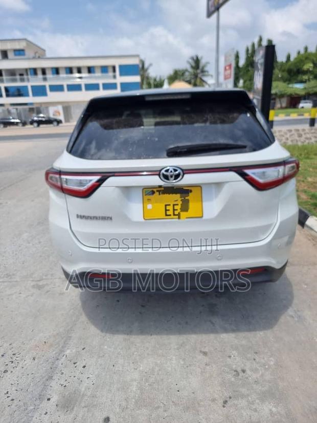Toyota Harrier 2.0 2017 White